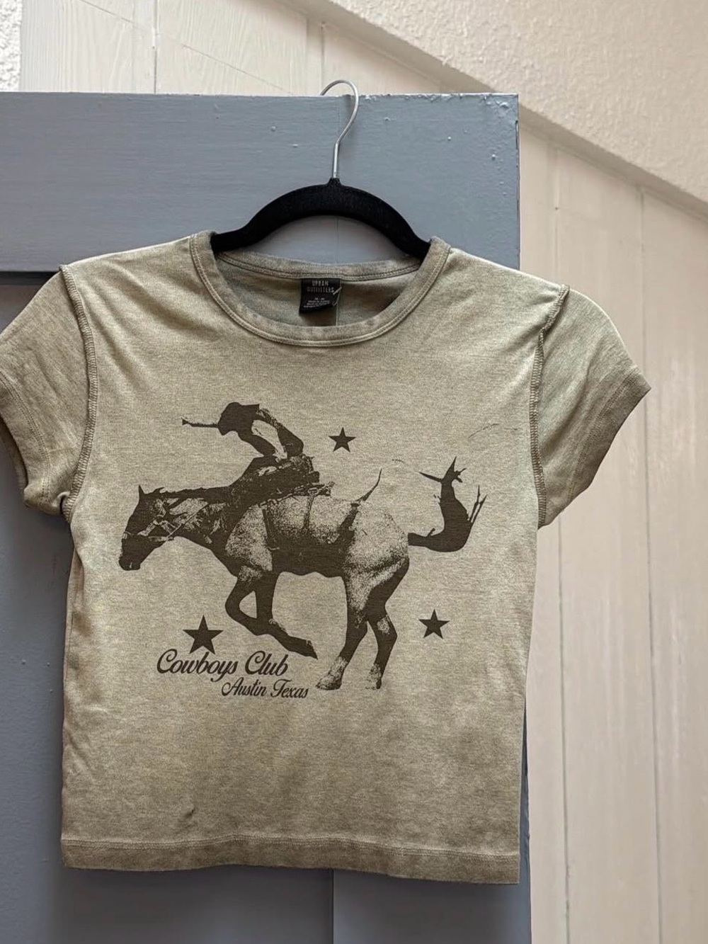 Urban Outfitters sz M Cowboys Club Austin Texas Graphic Tee - Olive Beige